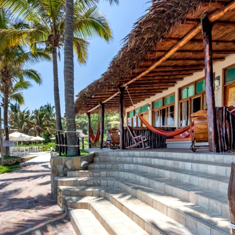 Casa de Playa Bungalows & Restaurant - Classic Quadruple Room - 2