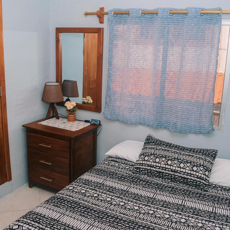 #1 Comoda Habitacion Privada cerca de todo - NO AC - One-Bedroom Apartment - 1