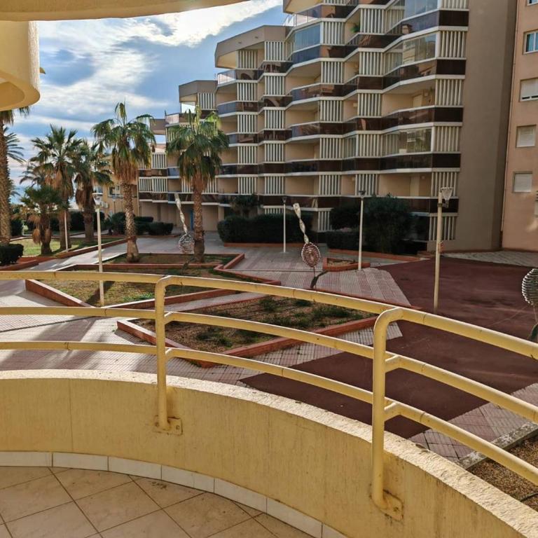 Appartement 3 pièces face à la plage, climatisé, parking sécurisé - FR-1-696-106 - Appartement - 4
