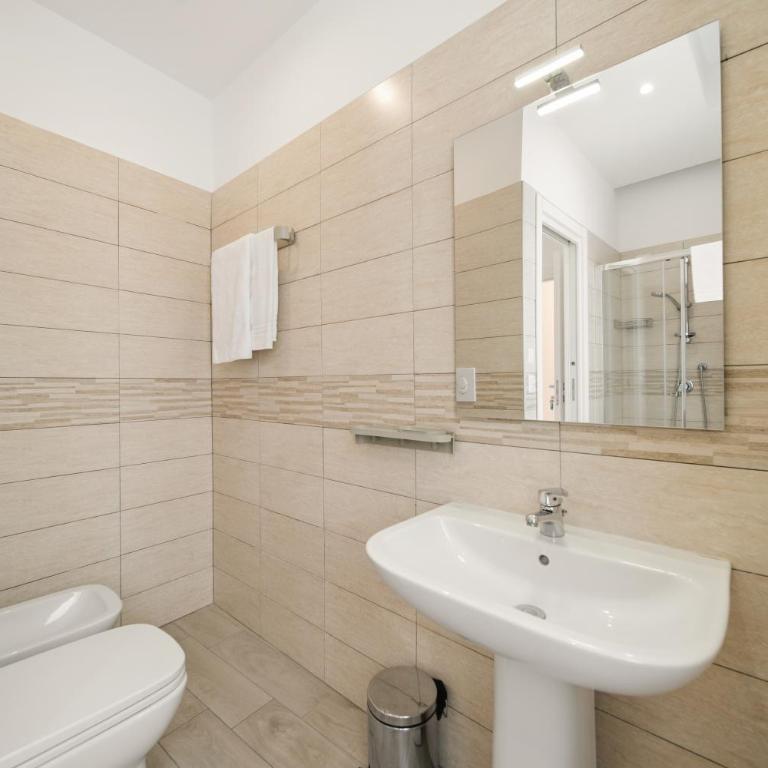 Alpha Domus 15 - Four-Bedroom Luxury Apartment - 44