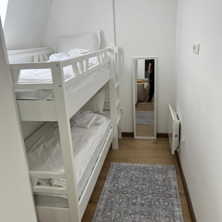 MILI LUx - One-Bedroom Apartment - 1