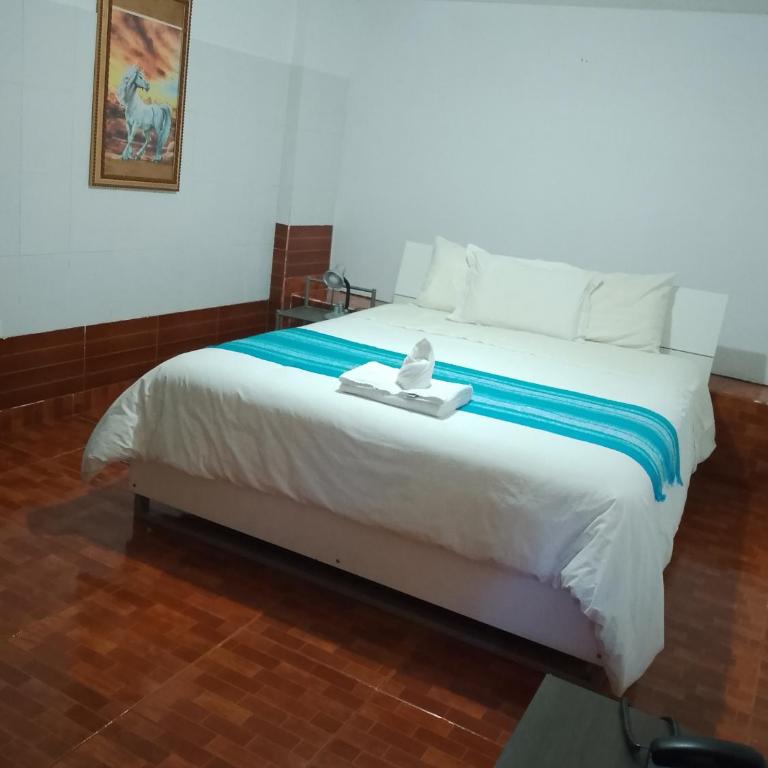 Hotel el Parque Tababela - Double Room with Shared Bathroom - 4