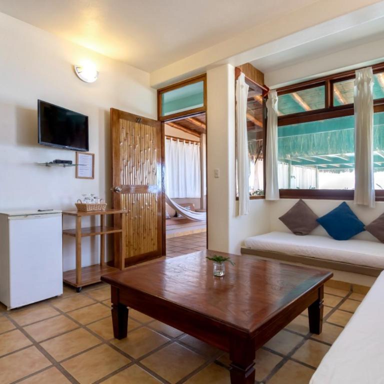 Casa de Playa Bungalows & Restaurant - Suite with Sea View - 1