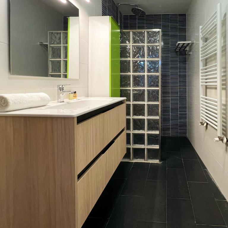 Stay U-nique Apartments Salva II - Three-Bedroom Apartment - 20