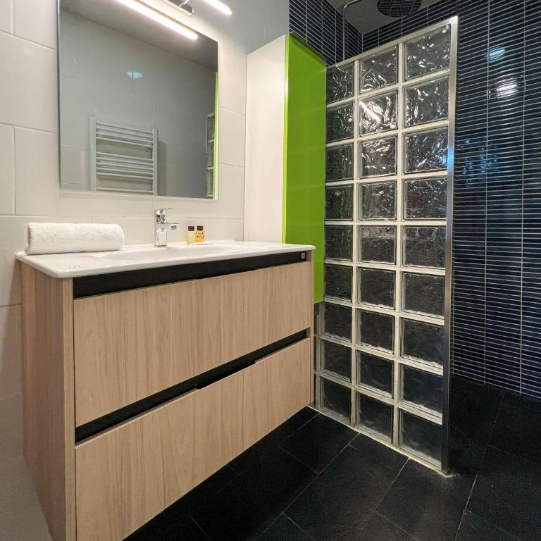 Stay U-nique Apartments Salva II - Three-Bedroom Apartment - 22