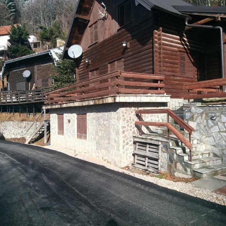 Mountain home Borut - Three-Bedroom Chalet - 4