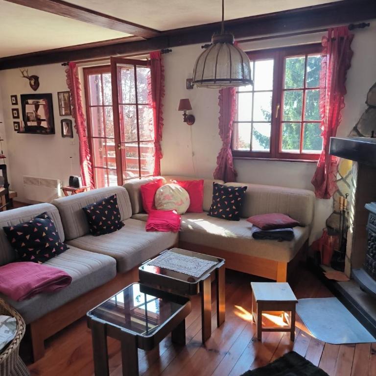 Mountain home Borut - Three-Bedroom Chalet - 11