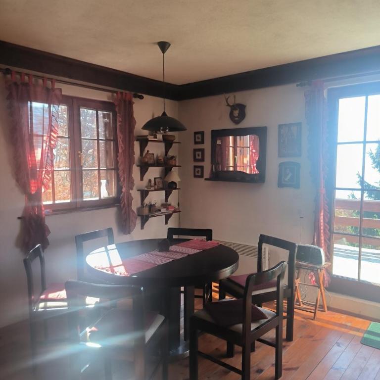 Mountain home Borut - Three-Bedroom Chalet - 12