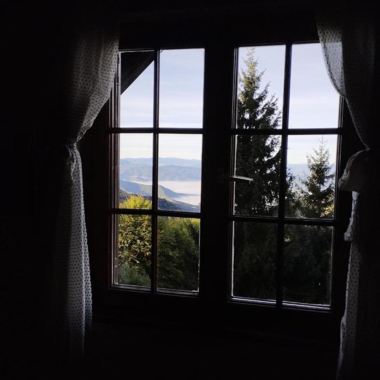 Mountain home Borut - Three-Bedroom Chalet - 17