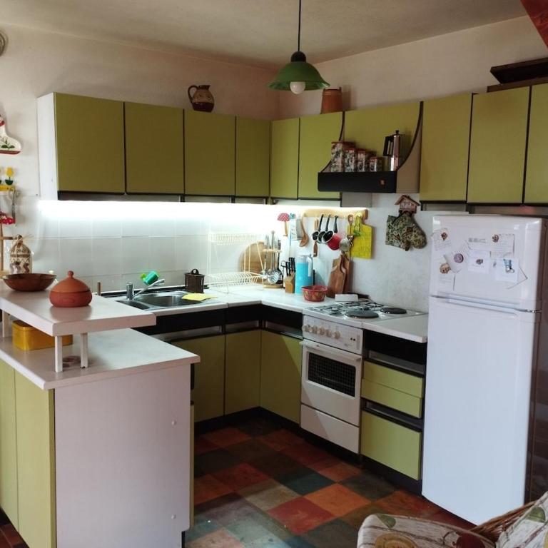 Mountain home Borut - Three-Bedroom Chalet - 20