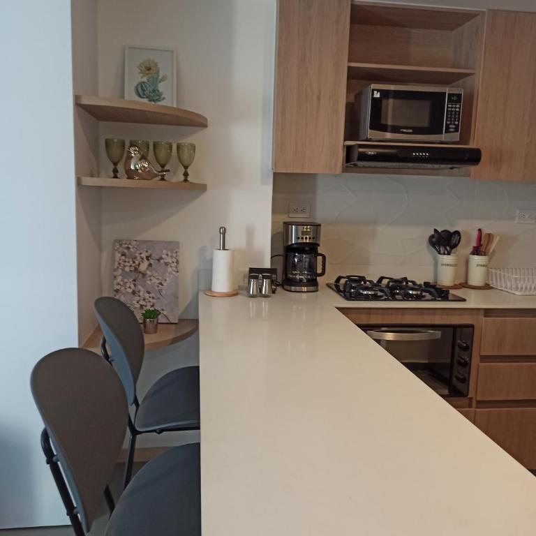 Vibra en el corazón de Medellin! - One-Bedroom Apartment - 24
