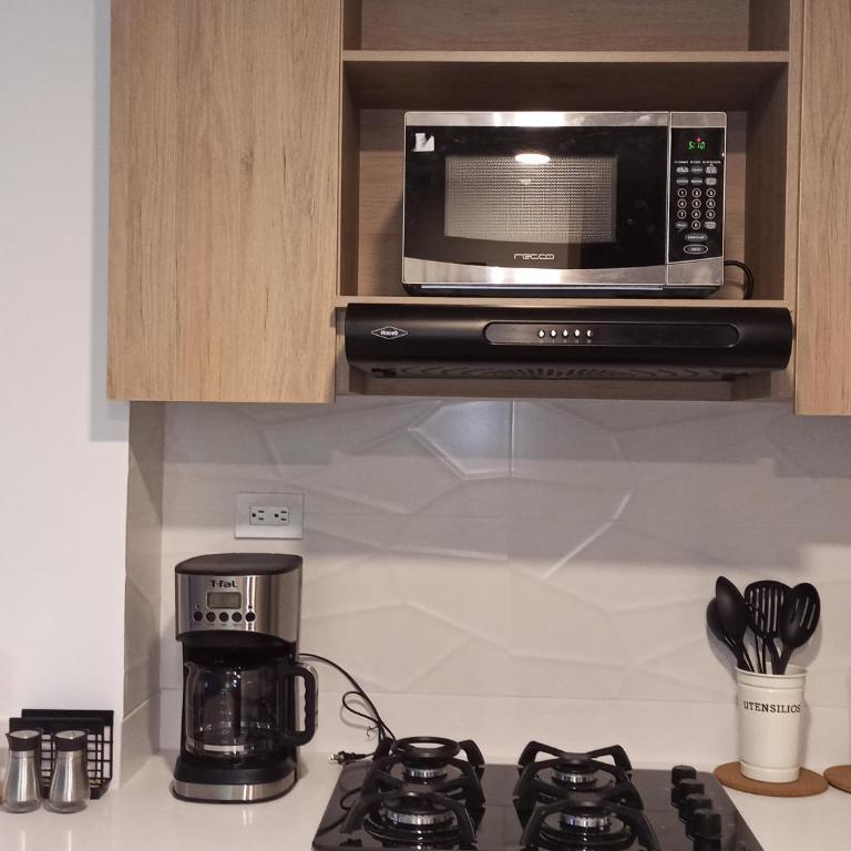 Vibra en el corazón de Medellin! - One-Bedroom Apartment - 56