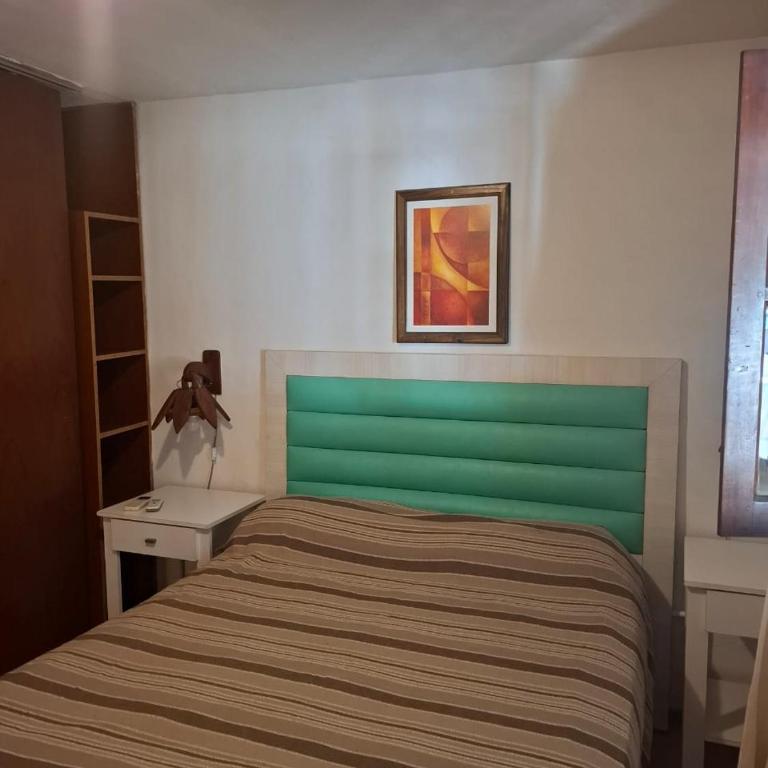 Casa con pileta de uso exclusivo - Three-Bedroom House - 13