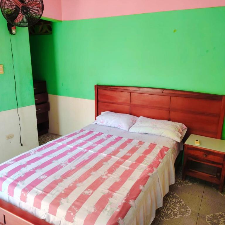 Hostal Camping Beach - Quadruple Room with Private Bathroom - 6