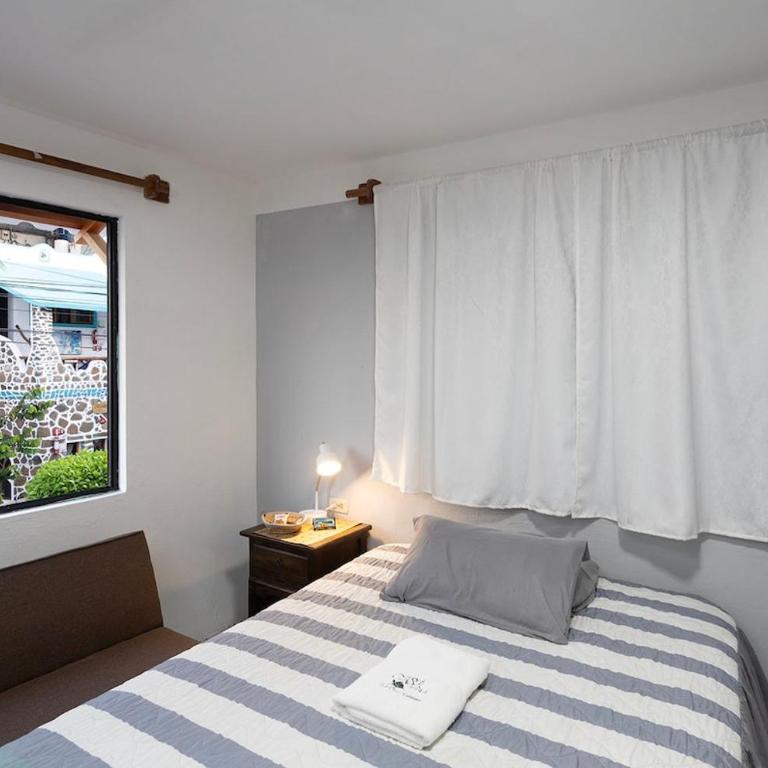 #6 Habitación de Luz Natural 1-2 personas - AC - One-Bedroom Apartment - 7