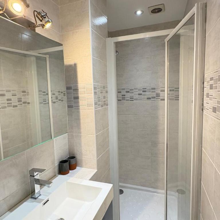 Logement cosy Gare Saint-Roch, Montpellier - One-Bedroom Apartment - 7