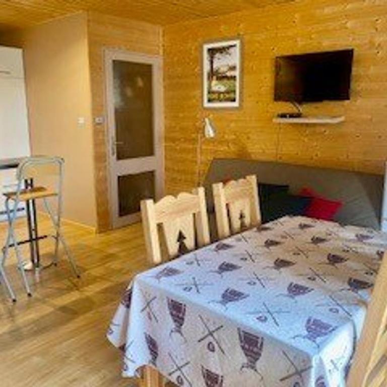 Studio rénové 3* au pied des pistes de Pyrénées 2000 avec terrasse et cuisine équipée - Studio - 3