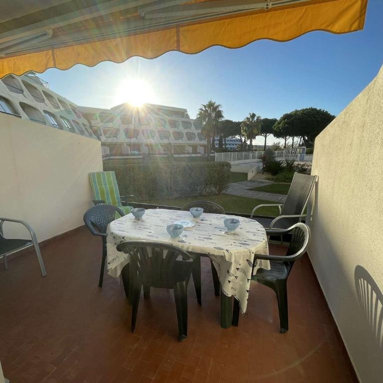 Studio cabine climatisé avec piscine, proche plage - FR-1-250-46 - Apartment - 2