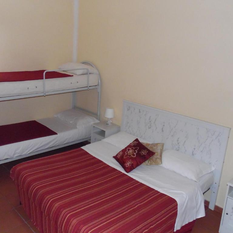 Agorà Hostel - Camera Quadrupla - 5