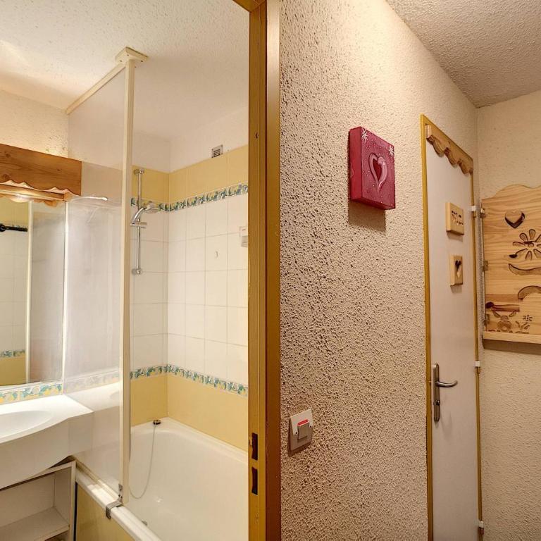 Duplex 6 pers 32 m² ski aux pieds, proche pistes - One-Bedroom Apartment - 9