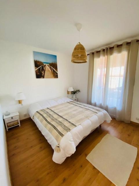 Villa Landaise et sa grande piscine - Four-Bedroom House - 16
