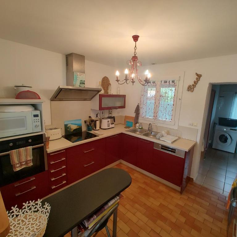 Villa Landaise et sa grande piscine - Four-Bedroom House - 35