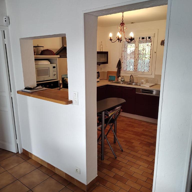 Villa Landaise et sa grande piscine - Four-Bedroom House - 25