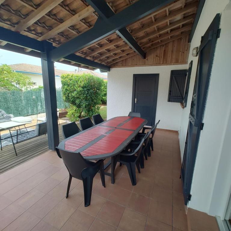 Villa Landaise et sa grande piscine - Four-Bedroom House - 11