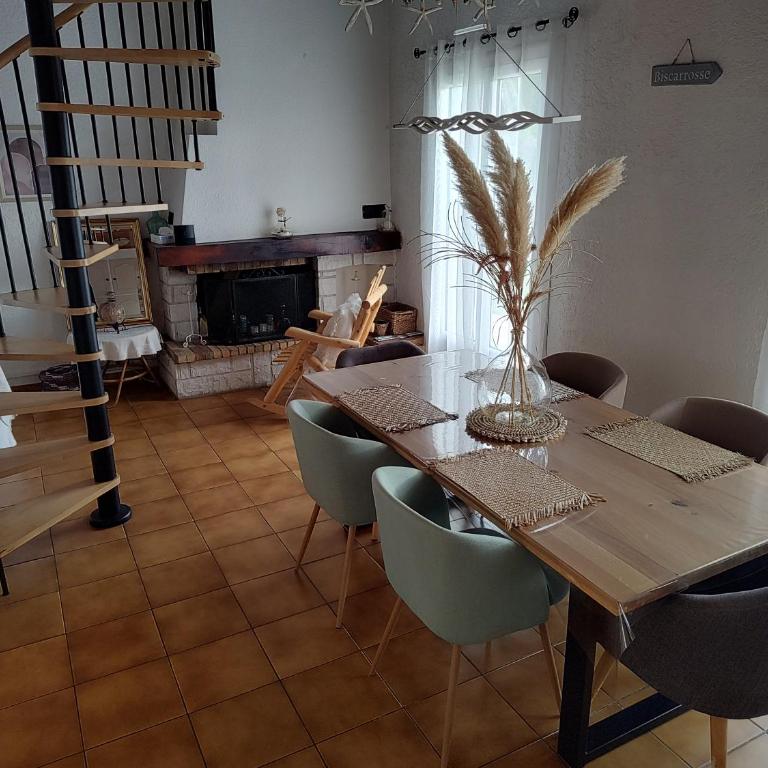 Villa Landaise et sa grande piscine - Four-Bedroom House - 32