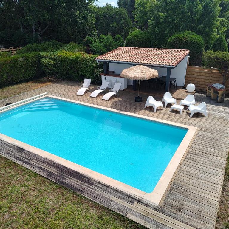 Villa Landaise et sa grande piscine - Four-Bedroom House - 3