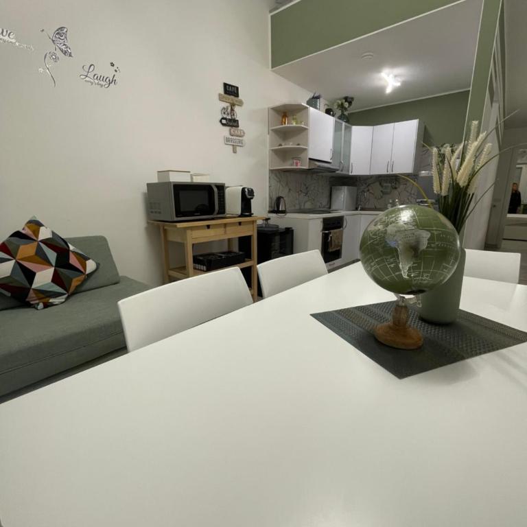 Varenna by Foot - Green House - Apartment with Lake View - 8