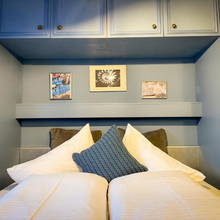 TENNE Arlberg - Boutique Hotel & Restaurant - Vierbettzimmer mit Balkon - 2