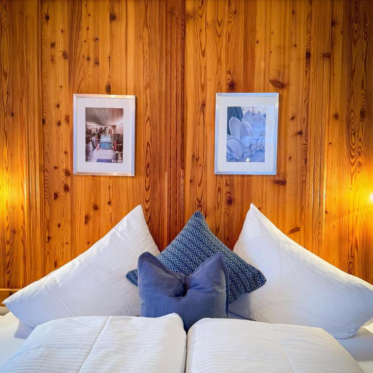 TENNE Arlberg - Boutique Hotel & Restaurant - Vierbettzimmer mit Balkon - 1