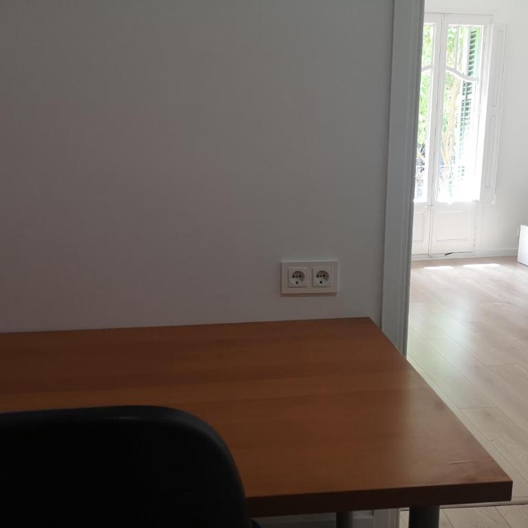 ApartEasy mid-term ONLY for VACATIONS stays, BORRELL - Two-Bedroom Apartment - 13