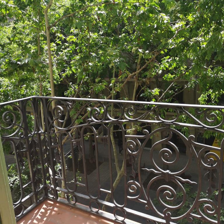 ApartEasy mid-term ONLY for VACATIONS stays, BORRELL - Two-Bedroom Apartment - 17