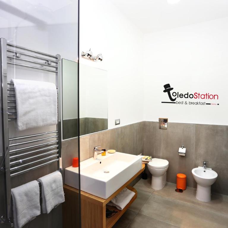 ToledoStation B&B - Camera Matrimoniale Deluxe con Balcone - 9