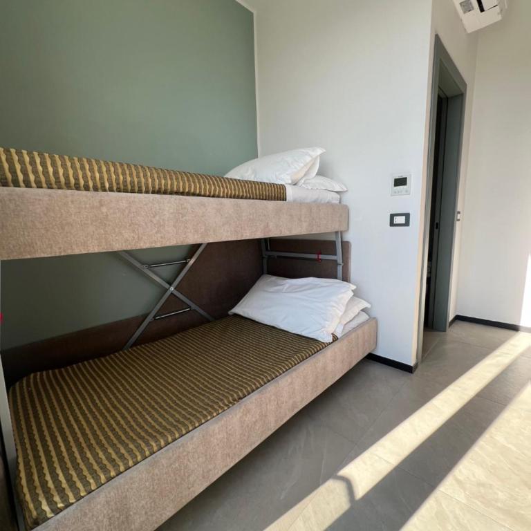Hotel Acquamarina Viserba - Camera Familiare con Vista Mare - 15