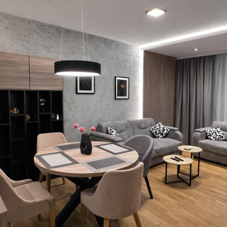 Leo Lux 2 - Two-Bedroom Apartment with Balcony and Terrace - 4