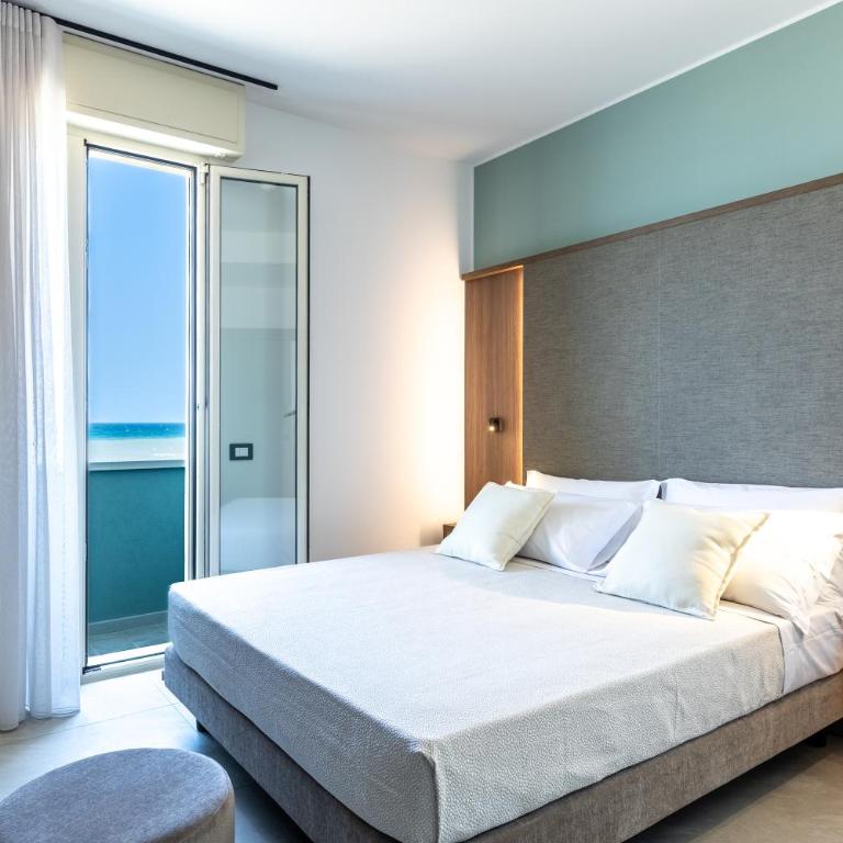 Hotel Acquamarina Viserba - Camera Familiare con Vista Mare - 17