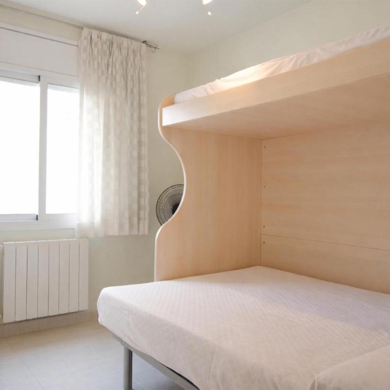 Gorgeous Apartment In Calafell With Swimming Pool - Apartamento de 3 dormitorios - 4