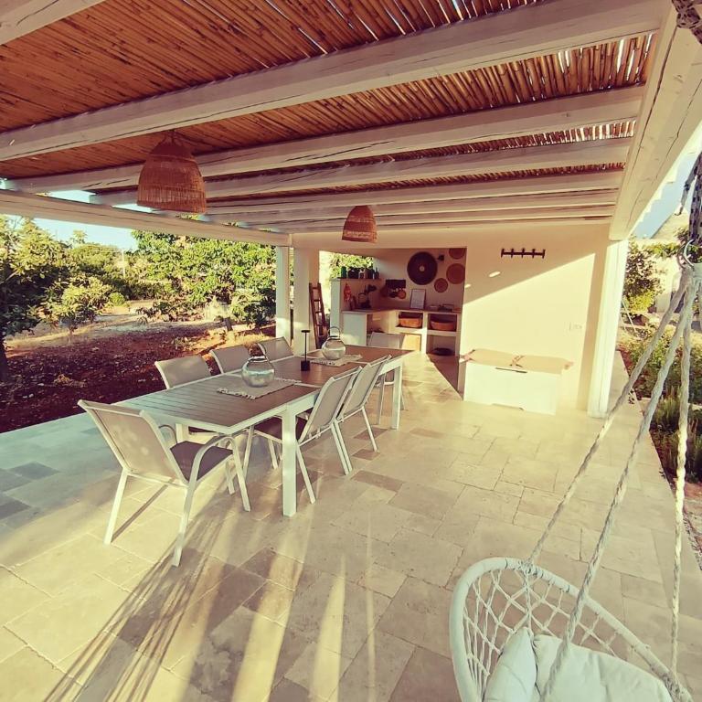 Trulli Nigri Holidays with private swimming pool - Two-Bedroom House - 12