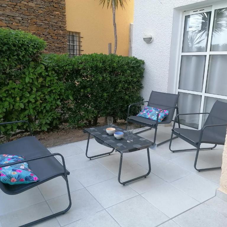Rez de jardin CAP ESTEREL rénové et climatisé - Appartement 2 Chambres - 5