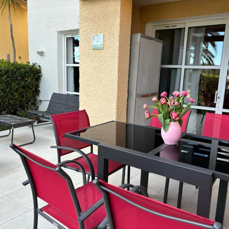 Rez de jardin CAP ESTEREL rénové et climatisé - Appartement 2 Chambres - 7