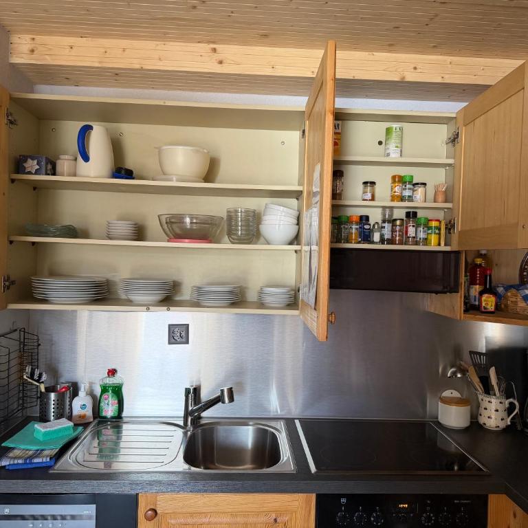 Renovierte Wohnung mit Ausblick für 1-2 Personen - One-Bedroom Apartment - 18