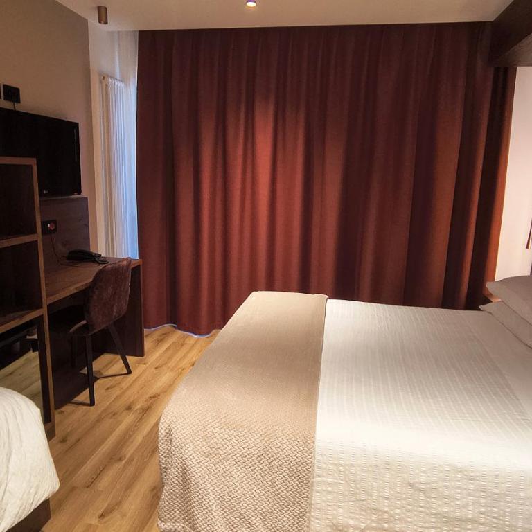 Hotel Canada - Camera Quadrupla Comfort - 1