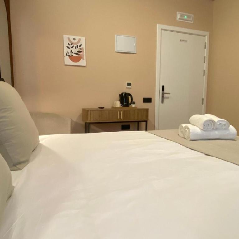 Marina Boutique - Deluxe Double Room with Shower - 22