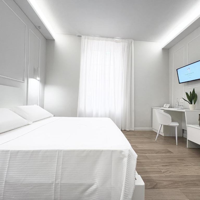 Napoleon - Large Double Room - 7