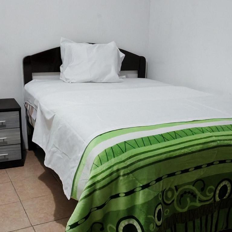 Ahries - Habitación Estándar - 1 cama grande - 6