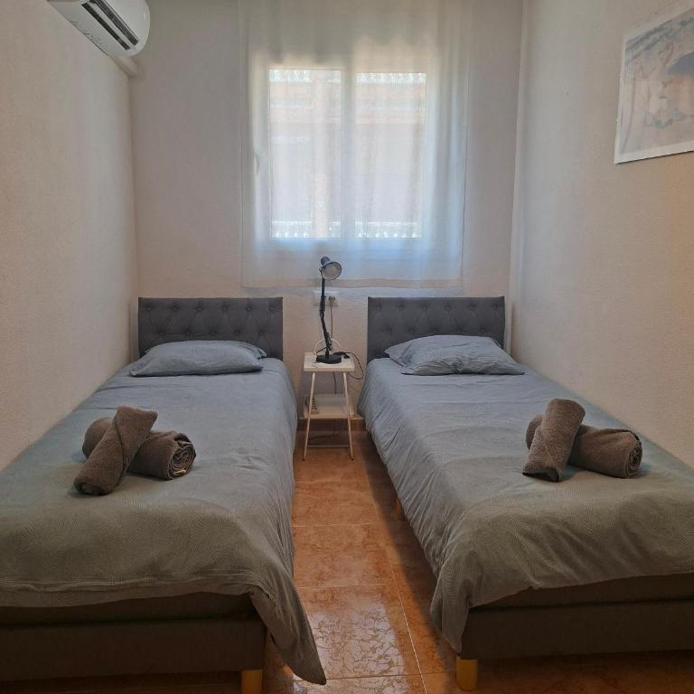 Sunny Penthouse with Large Terrace - Walk to Beach PMT25 - Apartamento de 2 dormitorios - 12