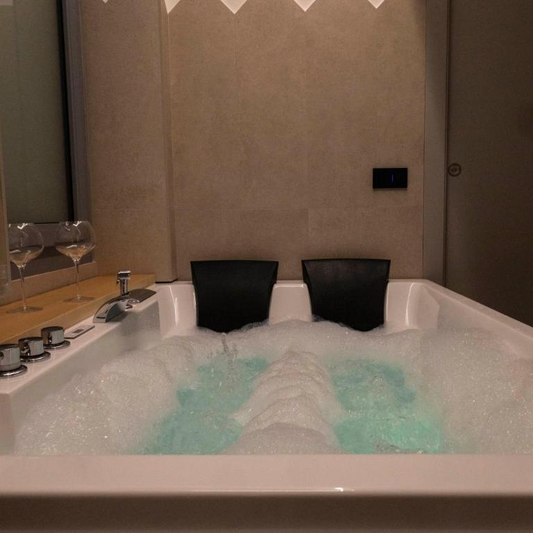 Sardinian Days - Suites & Rooms - King Room with Spa Bath - 2